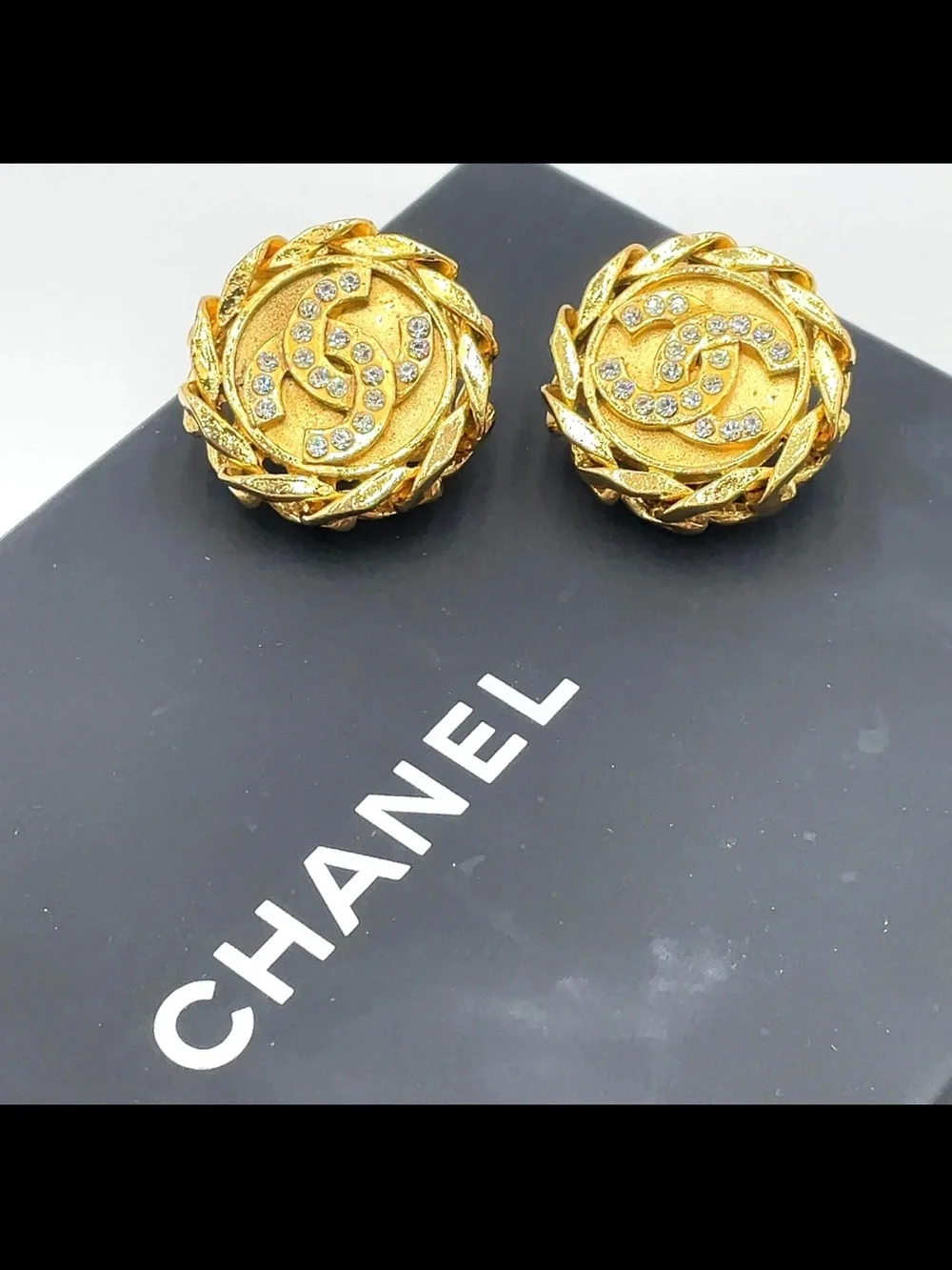 CHANEL Vintage Coco Mark Round 23GP Rhinestone 29.29g Clip Earrings